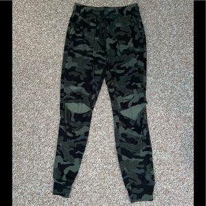 express one eleven camo joggers